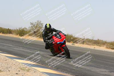 media/Mar-28-2022-Superbike Trackdays (Mon) [[b8603d0f67]]/Open Track Time/Turn 3 Inside/